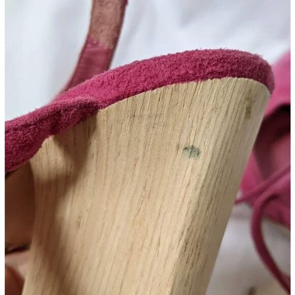 Dee Keller Mallory Heels in Fuschia - Picture 13 of 15